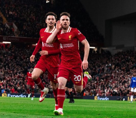 Lamentan muerte del delantero de Liverpool FC