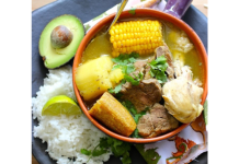 El sancocho y las arepas son infaltables en las reuniones de las familias colombianas
