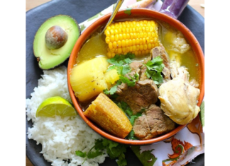 El sancocho y las arepas son infaltables en las reuniones de las familias colombianas